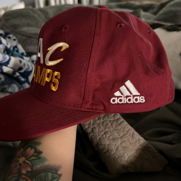 Adidas 2016 NBA champs Cleveland cavaliers hat - Picture 2 of 6